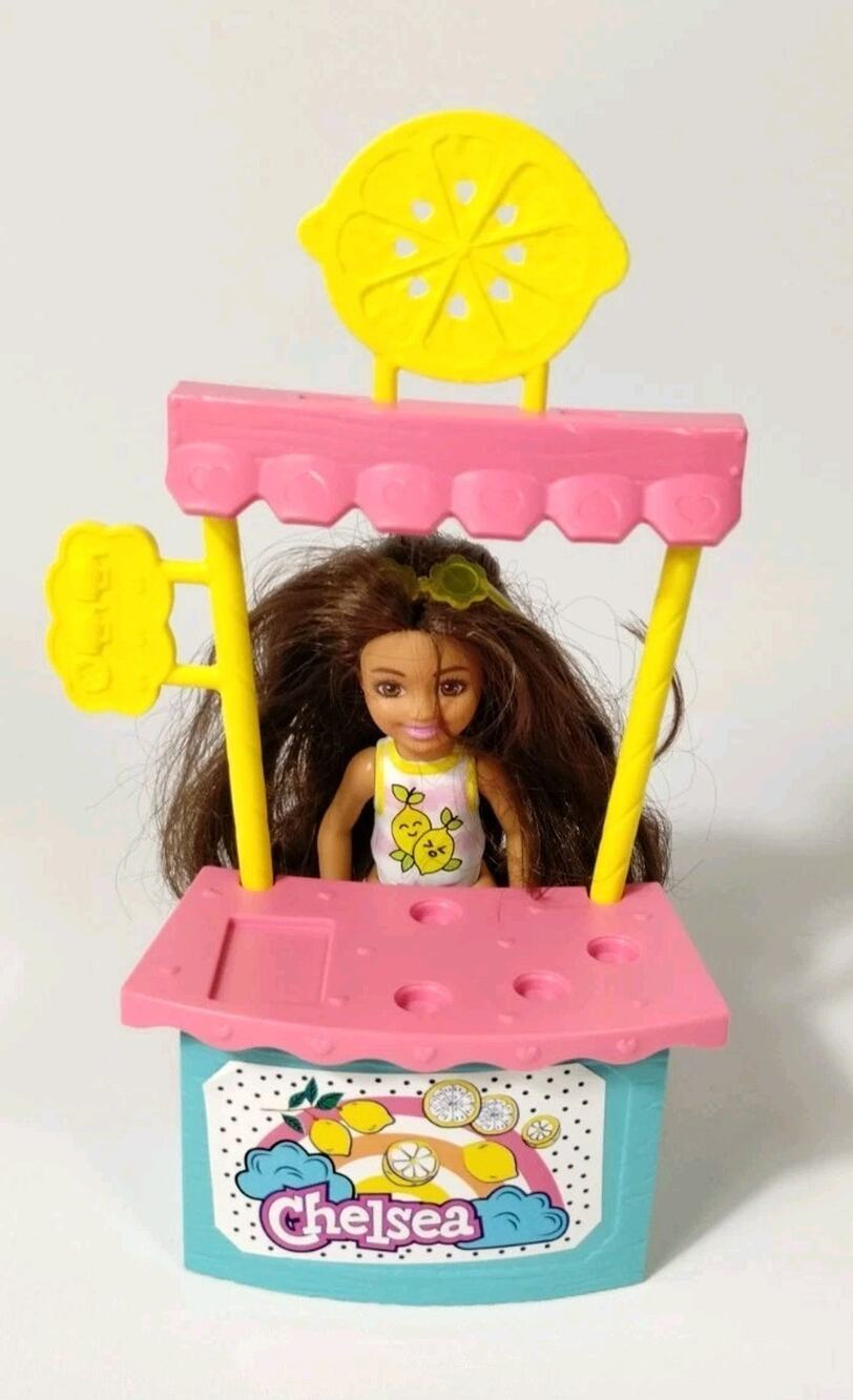Mattel Chelsea Lemonade Stand with Doll 2021